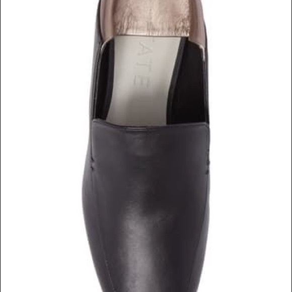 EUC - Women’s leather loafers - Picture 5 of 5